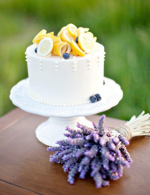 pastel de bodas de limón y lavanda