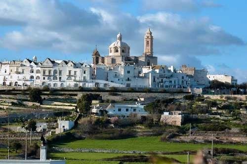 Locorotondo and the 10 most beautiful villages in Apulia