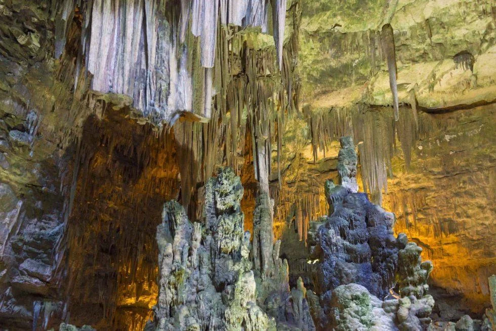 The most beautiful caves in Apulia, discovering the enchanted cavities in the region